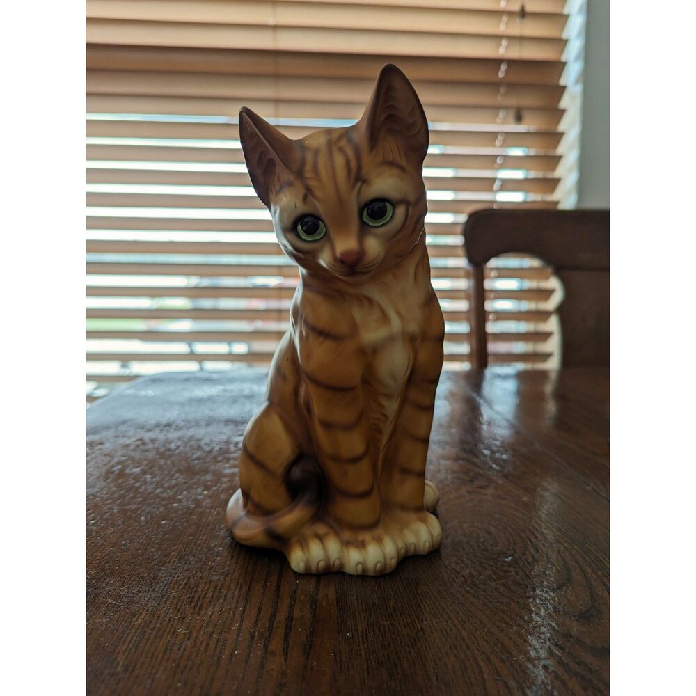 Vintage Ceramic Pottery Hand-Painted Tabby Cat Figurine